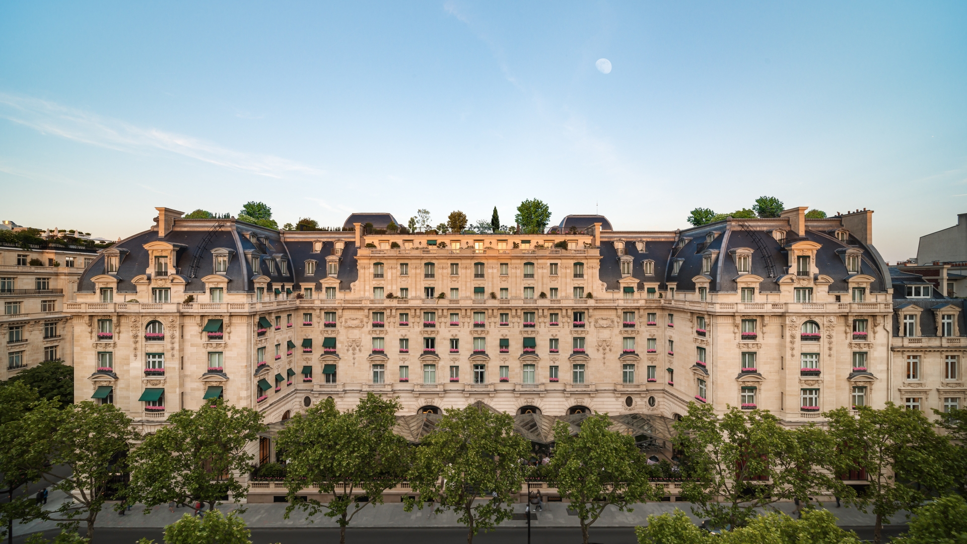 Paris’te Lüks Konaklamanın Dili: The Peninsula Paris