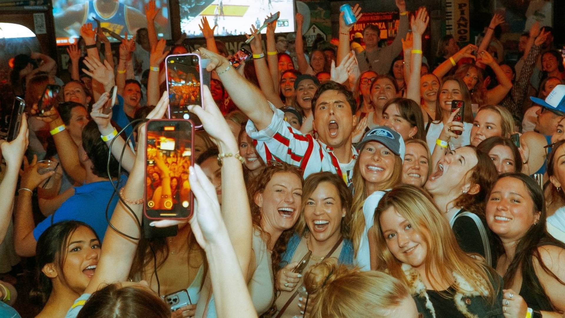 TV izleme partileri 2025'i Nasıl Ele Geçirdi?