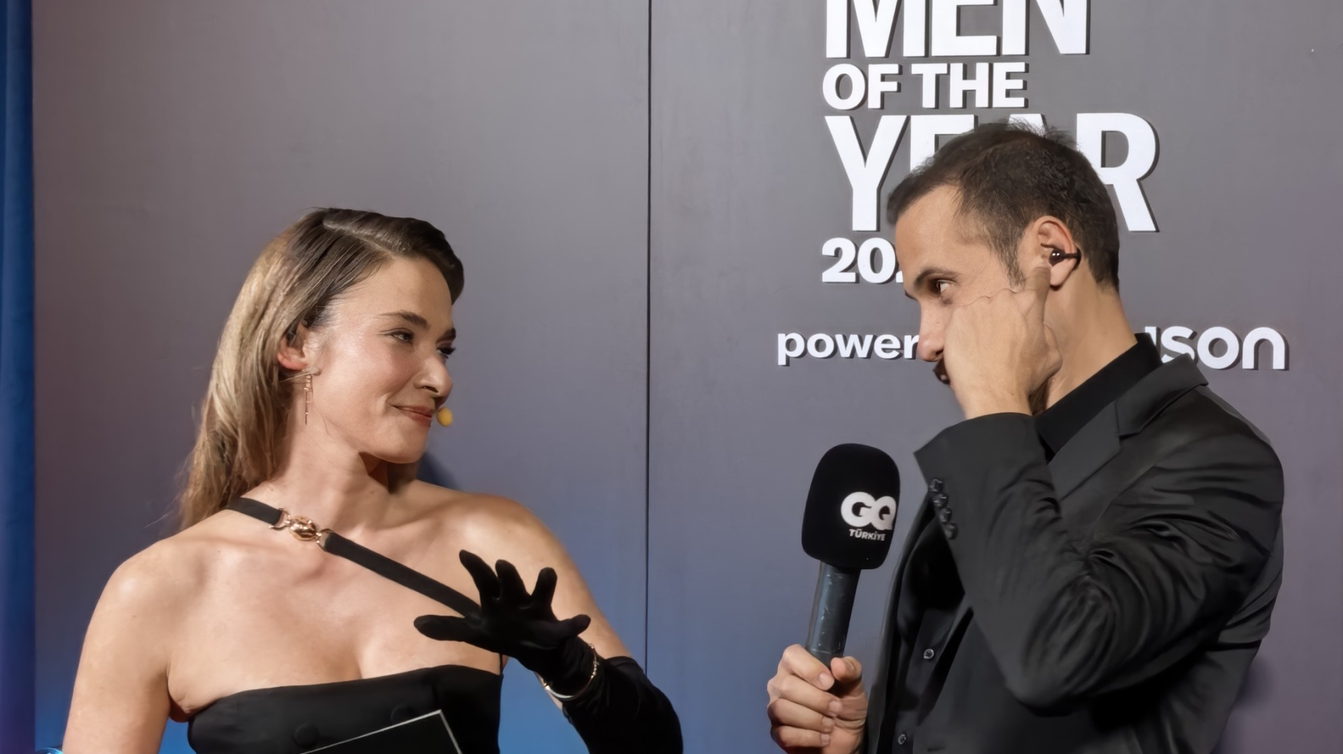 Sahne Arkasında İletişim, Sahne Önünde Işıltı: GQ MOTY 2025’te Kulaklığın Yeni Formu