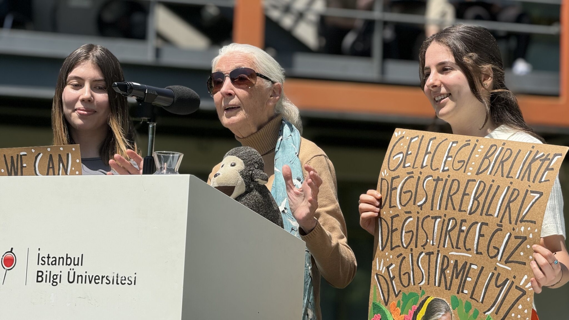 Kahramanım Jane Goodall