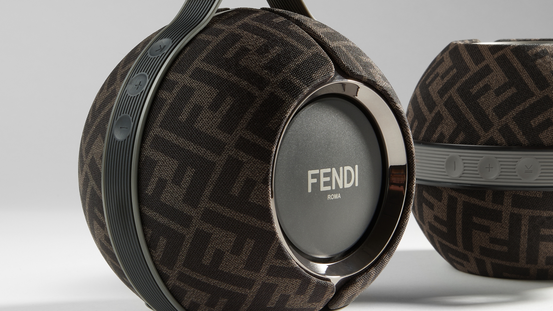 Lüks ile ileri teknolojinin kesişiminde yenilenen bir iş birliği: Fendi x Devialet