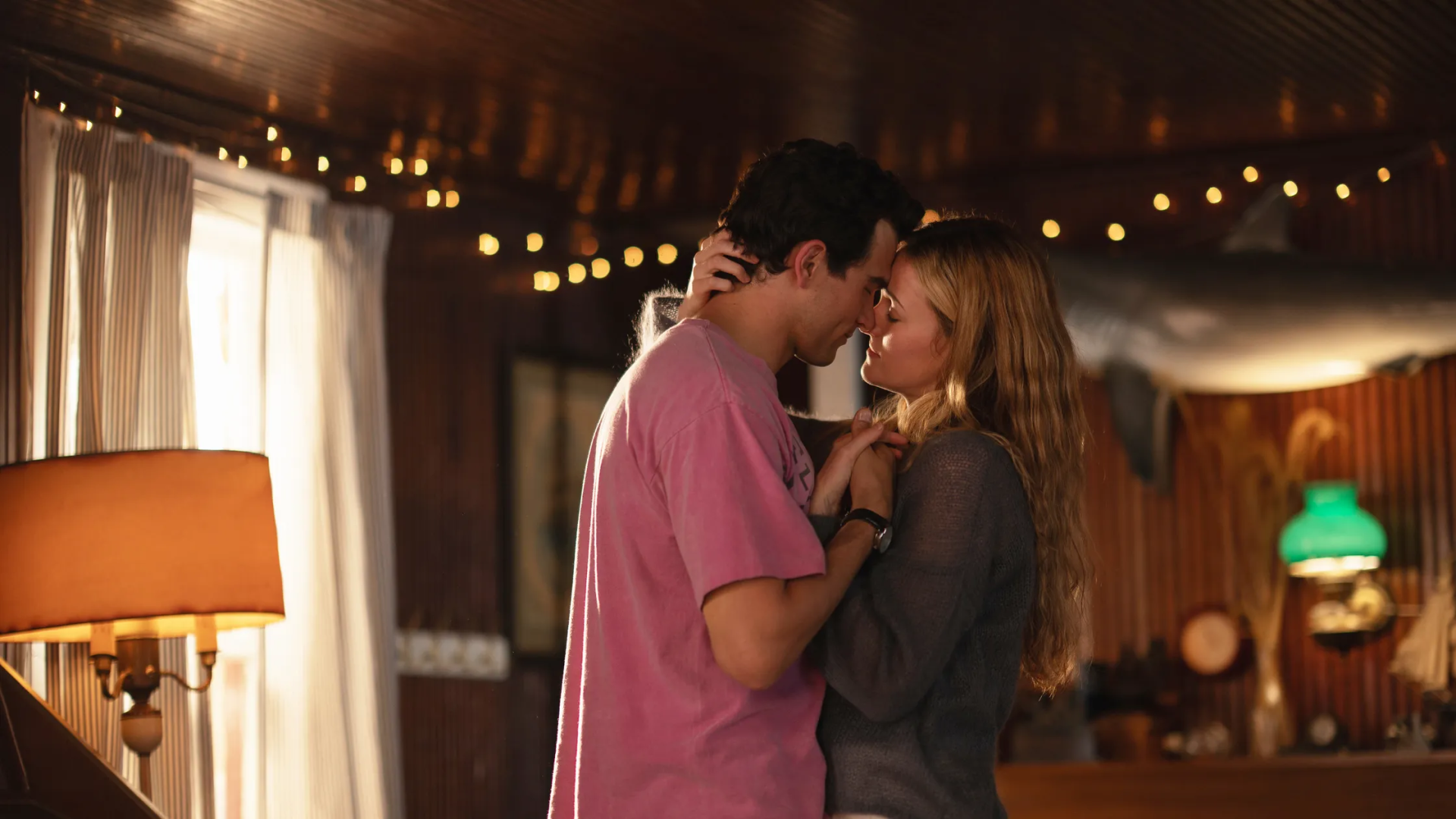 Love Story Dizisinin Soundtrack’i Televizyondaki En İyi ’90’lar Mixtape’i