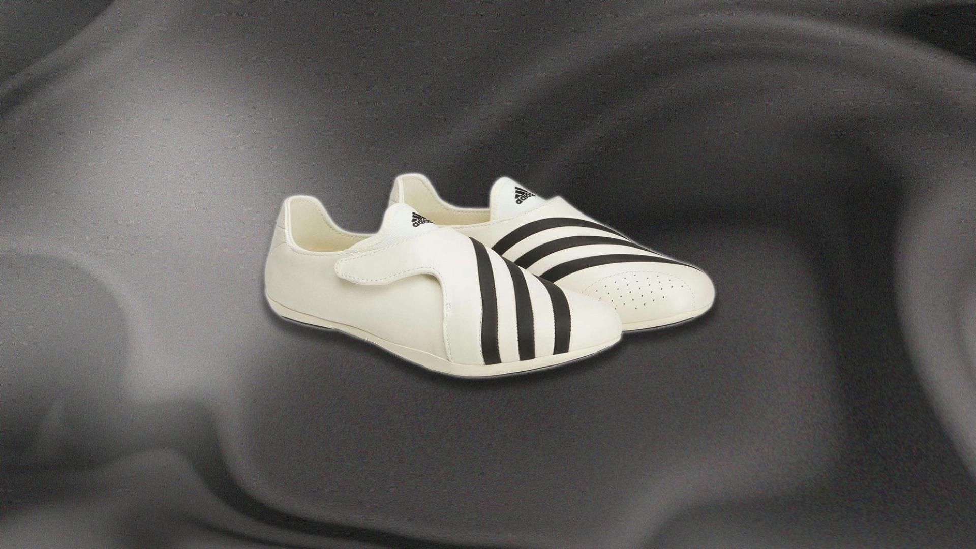 Pharrell’ın Yeni Adidas Spor Ayakkabılarının Düz Dünya Teorisiyle Ne İlgisi Var?