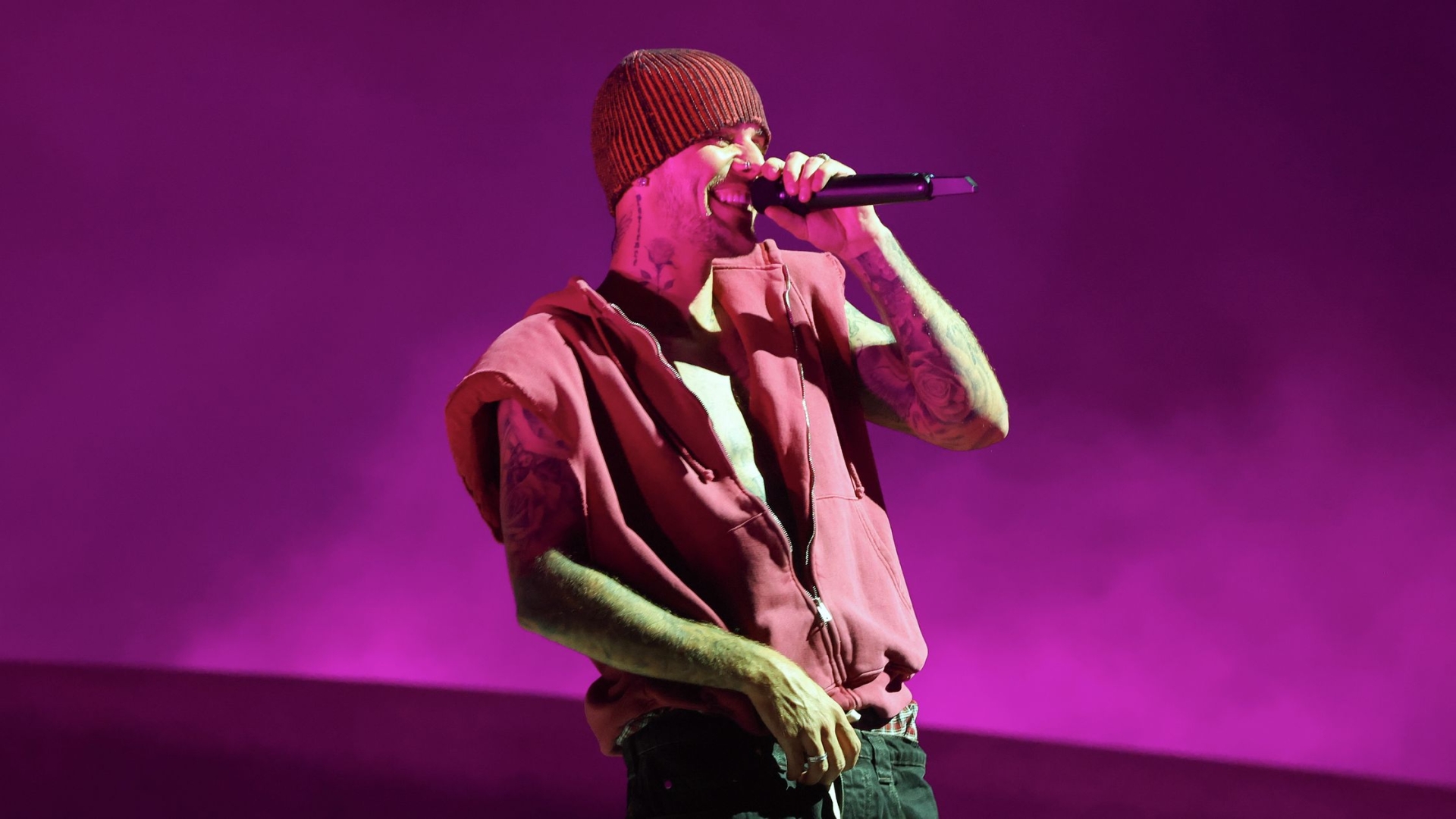 Justin Bieber, Coachella'da MTV’nin TRL Döneminden Işınlanmış Gibiydi