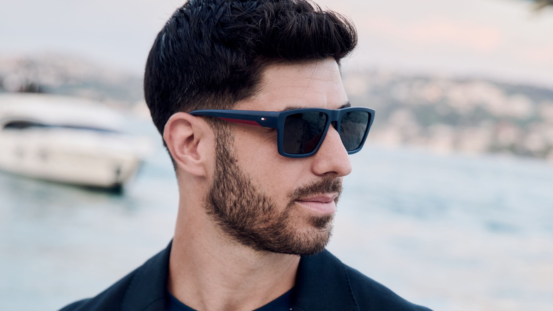 Tommy Hilfiger, Marco Asensio ile İstanbul'da İlkbahar 2026 Gözlük Kampanyasını Kutladı