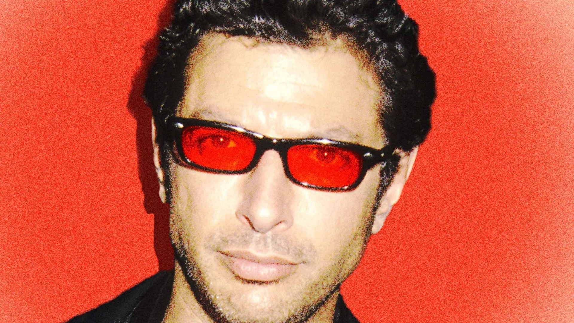 Üzgünüz Ama Renkli Camlı Gözlükler Yeniden Cool