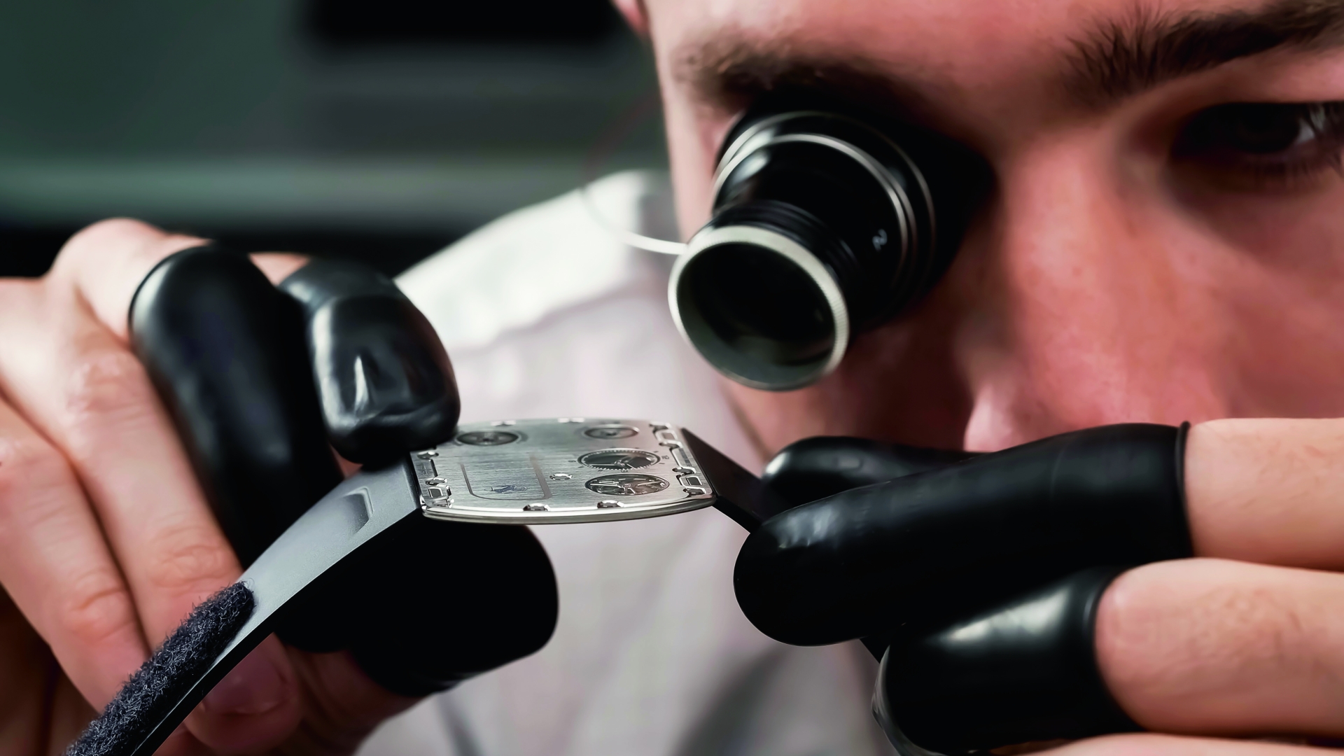 İmkânsızı Birkaç Milimetreye Sığdırmak: Ultra Thin Haute Horlogerie